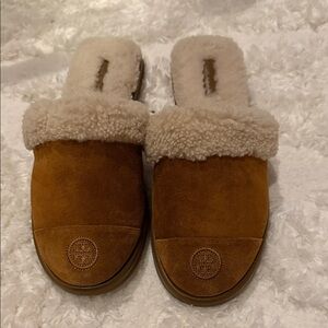 Tory Burch Cozy Brown Shearling Women slip on shoes 9 1/2.